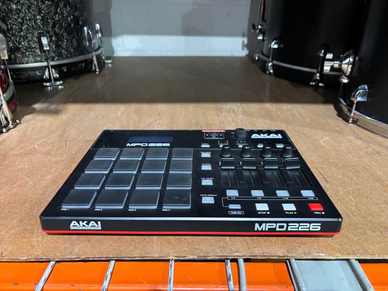 Akai MPD226
