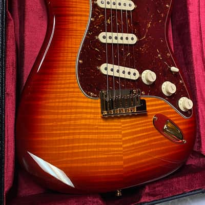 NEW! Fender Limited Edition Custom Deluxe AAA Flame Stratocaster - Hand Wound Pick-Ups - Gold Hardware - Aged Cherry Sunburst - 7.6lbs - Authorized Dealer - G07114 - WOW! image 20