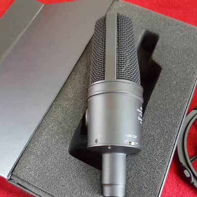 Audio-Technica AT4033a Large Diaphragm Cardioid Condenser Microphone 2010s - Black image 9