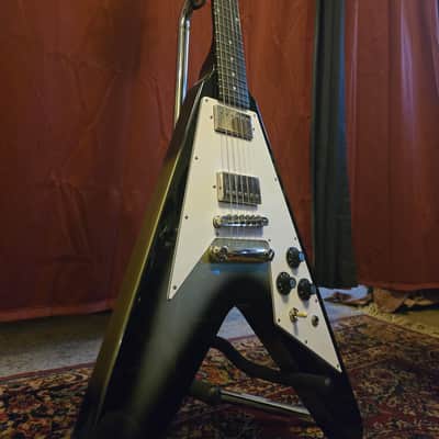 Epiphone 70s Flying V 2025 - Silverburst image 1