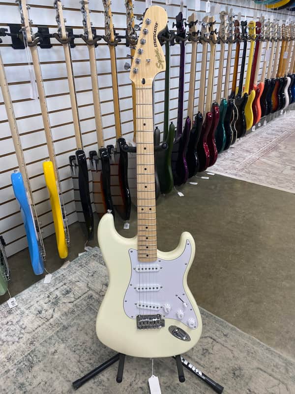 Squier Affinity Series Stratocaster with Maple Fretboard - Olympic White image 1