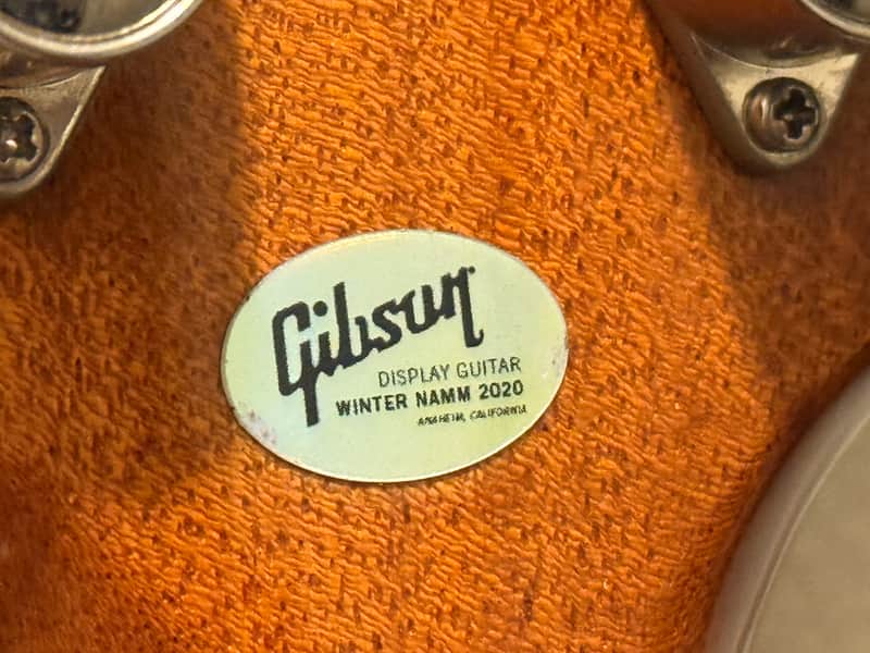 Gibson Montana Hummingbird Studio