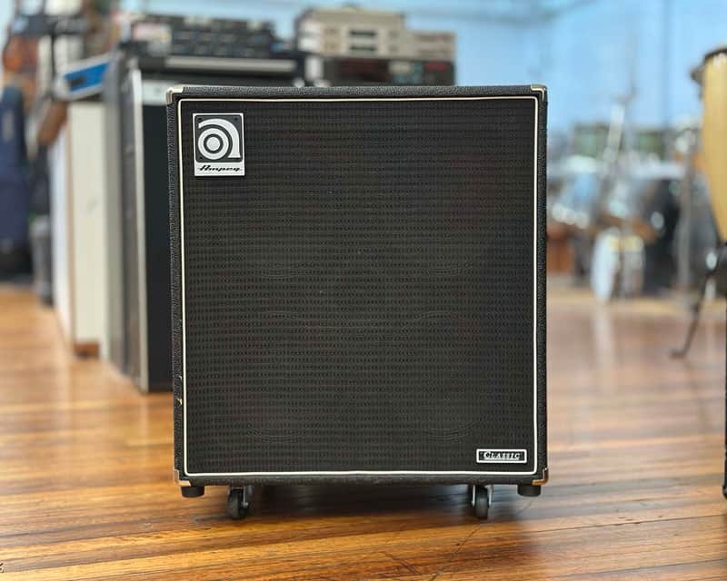 Ampeg SVT-410HE Classic Series 500-Watt 4x10