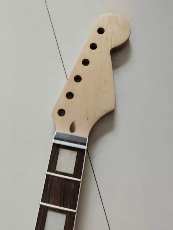 Maple Guitar Neck with Rosewood Fretboard - 22Fret image 1