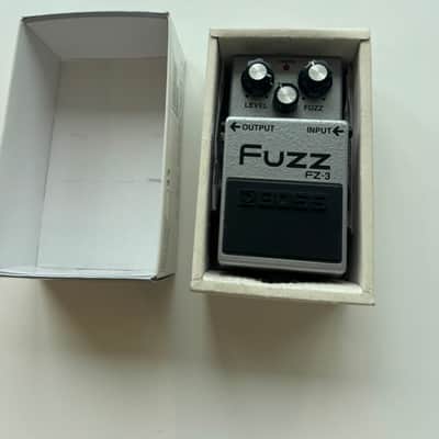 Boss FZ-3 Fuzz (Silver Label) 1997 (Original Box/ Manual) image 6