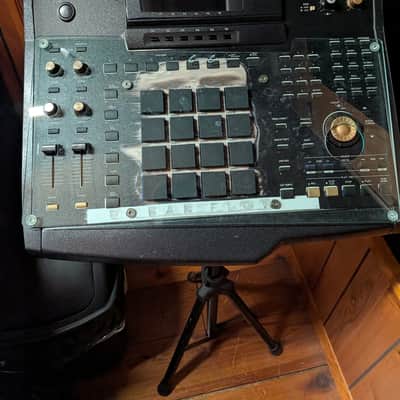 Akai MPC4000 Music Production Center 2002 - 2007 - White image 2