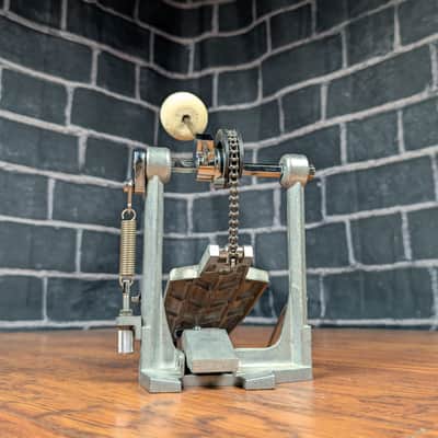 Pearl Vintage 80s Single Bass Drum Pedal – Classic Chain‑Drive Feel – Smooth Action – Road‑Ready Hardware image 2
