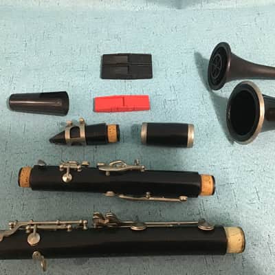 Henkin Clarinet with Mouthpiece, Stand, and Case image 6