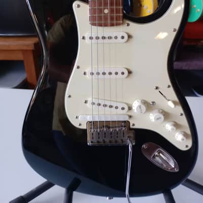 Fender Standard Roland Ready Stratocaster 2006 Black *** FREE SHIPPING *** image 2