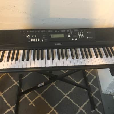 Yamaha EZ220 Lighted Key Portable Digital Piano 2012 - Present - Black