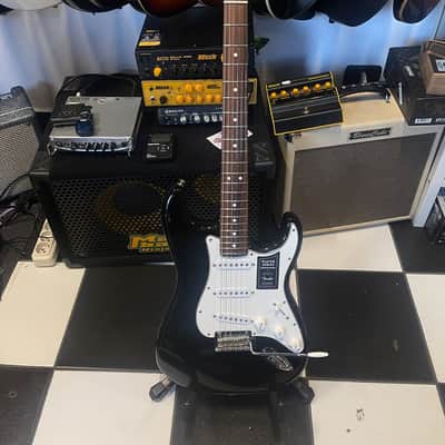 Fender Player Stratocaster with Pau Ferro Fretboard 75 Anniversary- Black image 3