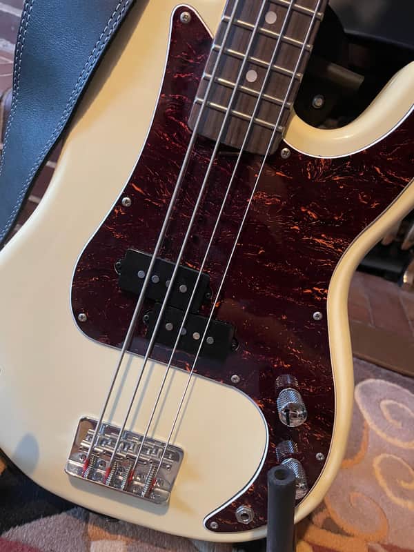 Jim Deacon Short scale P bass 2010’s Olympic white image 1