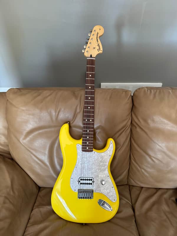 Fender Limited Edition Tom DeLonge Signature Stratocaster 2023 - Graffiti Yellow image 1