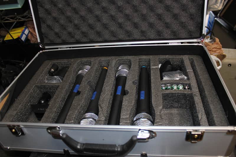 VocoPro UHF-5800 Plus 4-Mic Wireless System with Case image 1