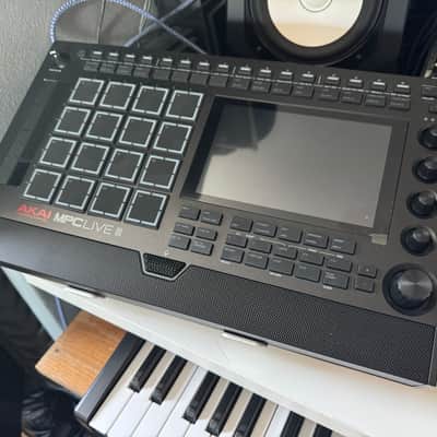 Akai MPC Live III Standalone Sampler / Sequencer 2025 - Present - Black image 2