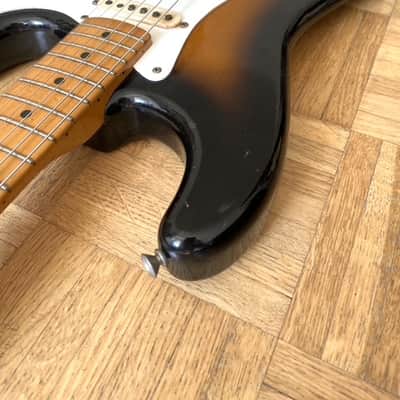 Fender Stratocaster 1983 - 2 Tone Sunburst image 4