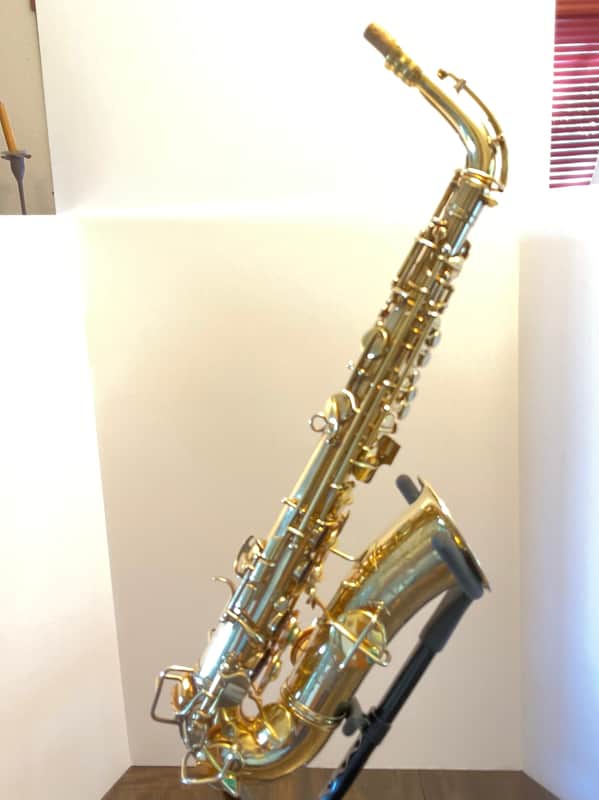 1927 C.G. CONN NEW WONDER ll ARTIST’S SPECIAL ALTO SAX, GOLD PLATE, PORTRAIT
