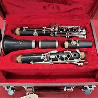 Buffet Crampon E11 Intermediate Bb Clarinet - Black image 2