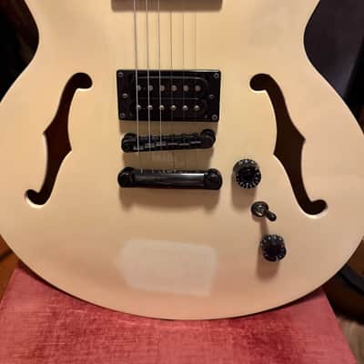 Epiphone Dot studio electric guitar See details 2005 - White image 2