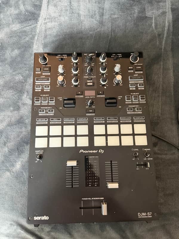 Pioneer DJM-S7 2-Channel Serato Digital Mixer