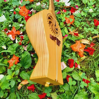 Georgian folk music instrument Panduri | String instrument Panduri | ფანდური | Fanduri image 5