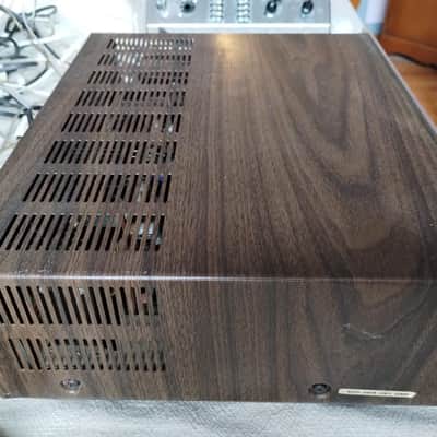 Marantz 1060 integrated amplifier in very good condition - 1970's image 4
