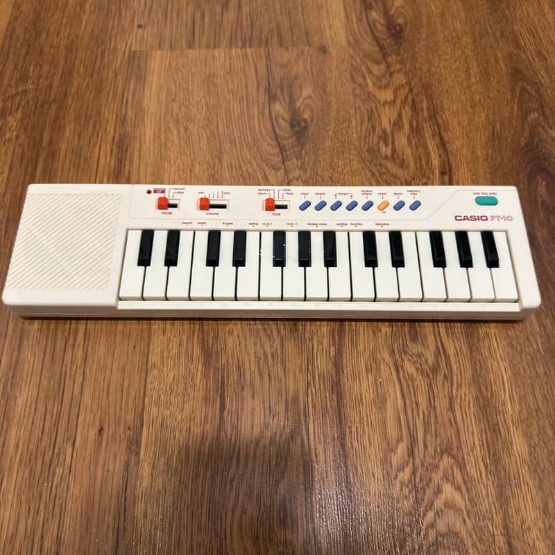 Casio PT-10 29-Key Mini Synthesizer 1980s - White image 1