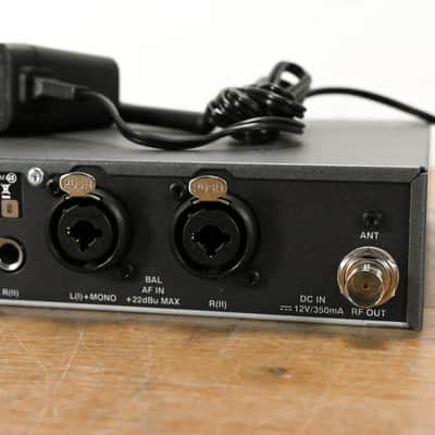 Sennheiser ew 300 IEM G3 Wireless In-Ear Monitoring System - 516-558 MHz CG0118E image 4