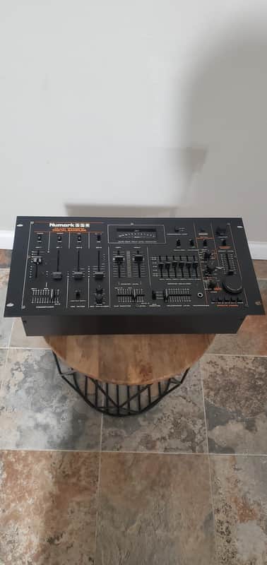 Numark DM 1775A Preamp mixer image 1