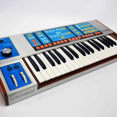 Immagine moog Source - 1