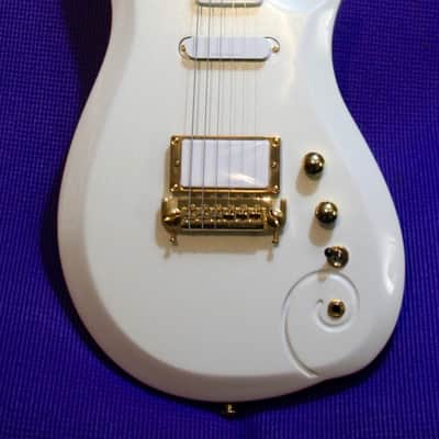 Prince Pearl White Cloud Schecter Diamond Series image 1