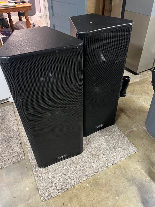 QSC KW153 3-Way 1000-Watt 15" Active Loudspeaker 2010s - Black image 1