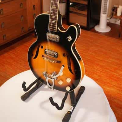 1966 Harmony H70 Meteor with Bigsby - Sunburst image 3