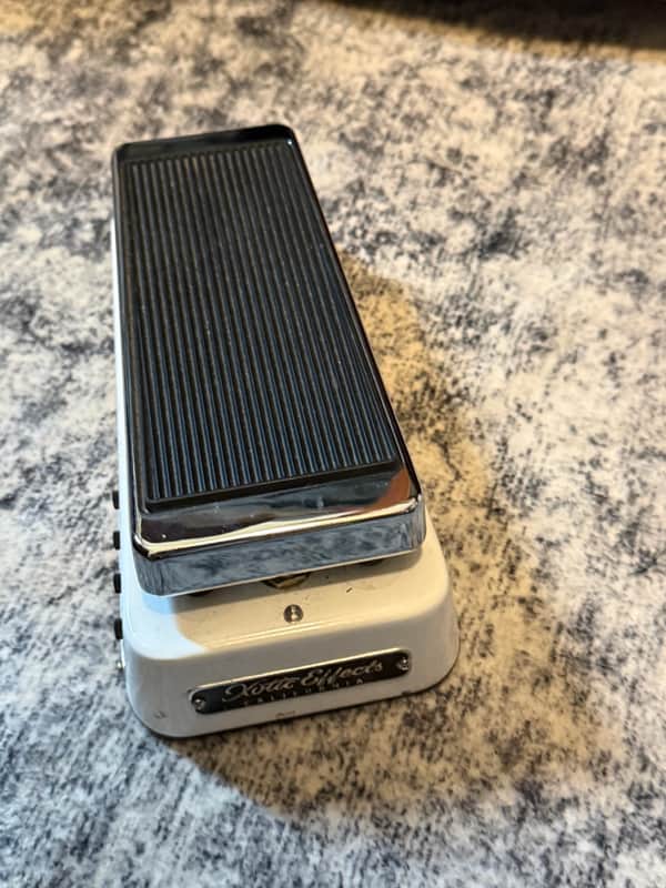 Xotic XW-1 Wah 2010s - White image 1