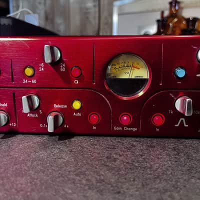 Focusrite RED 7 Mic Pre and Dynamics 2000s - Red image 3