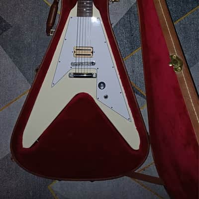 Gibson Flying V 2018 - White (Aged Cherry) image 1
