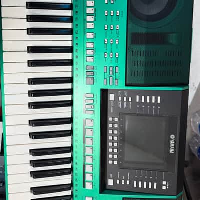 Yamaha PSR-S910 61-Key Arranger Workstation Green Used image 8