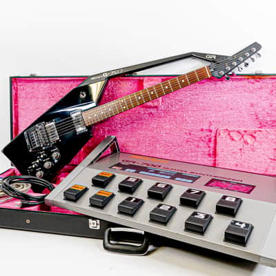Roland GR-700 GR-707 Guitar Synthesizer Set w/ Guitar & Case, Floorboard, 24-Pin Cable & Power Cable image 2