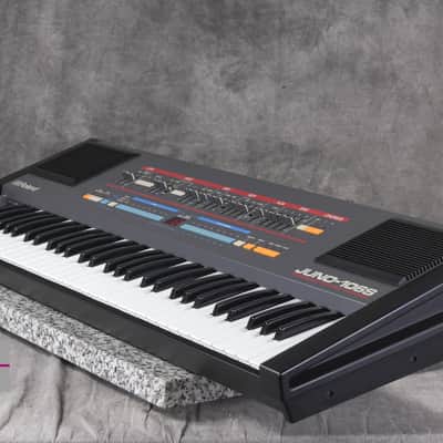 Roland Juno-106S Programmable Polyphonic Synthesizer in Good Condition image 4