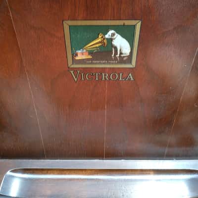 Vintage RCA Victor Victrola Model 65U Tube Radio & Phonograph Combo image 3