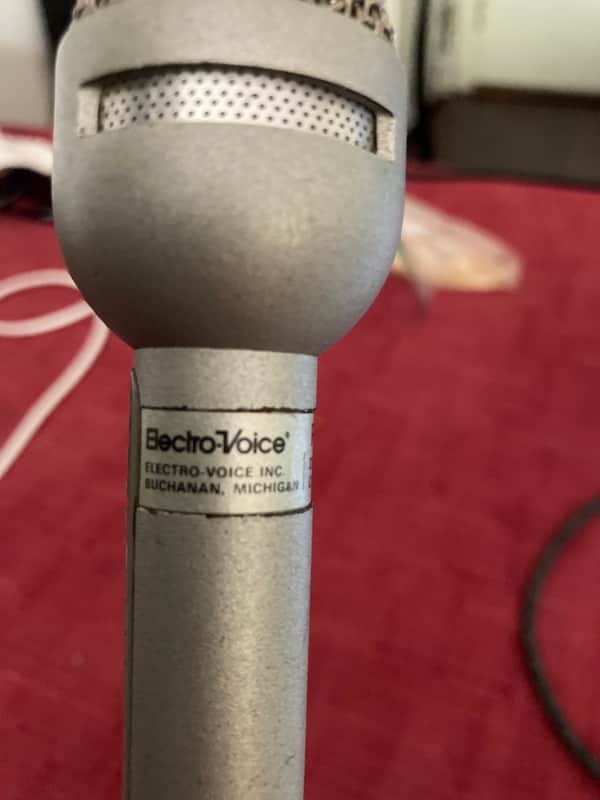 Electro-Voice RE10 Supercarioid Dynamic Micophone | Reverb