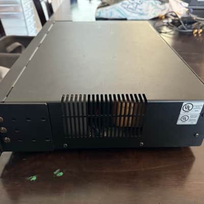 Peavey Architectural Acoustics UMA 1502 Integrated Modular Amplifier Commercial image 7