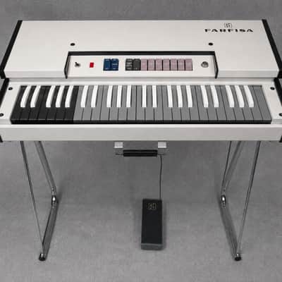 Farfisa FAST 3 ✅ Rare Vintage Italian Combo Organ ✅ Iconic Psychedelic 70s Transistor Sound ✅ Fully Checked & Cleaned ✅ Striking "FAST" Series Aesthetic ✅ Worldwide Shipping image 6