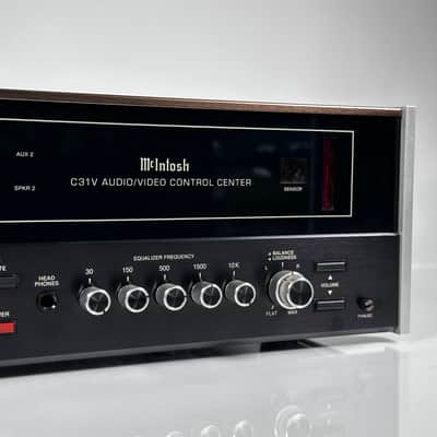 McIntosh C31V Audio/Video Control Center image 8