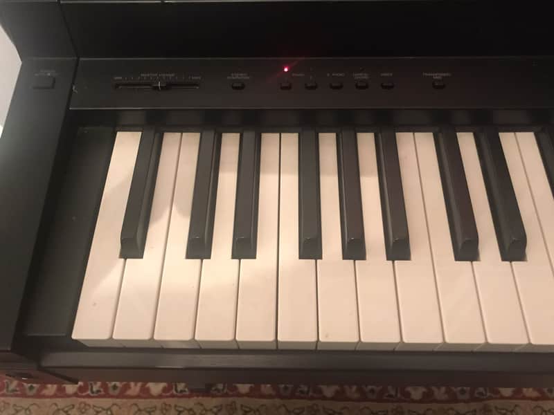 Yamaha Clavinova CLP-300 Upright Digital Piano 88 Weighted Keys