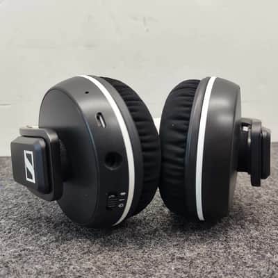 Sennheiser Urbanite XL Wireless On-Ear Headphones 2022 - Black image 2