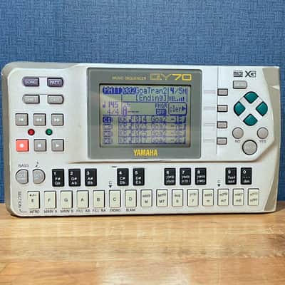 Yamaha QY70 Sequencer - Silver