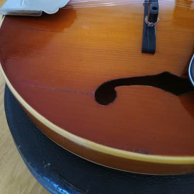 Herman Carlson Levin Archtop Mandolin (1945) – Exceptional Vintage Scandinavian Craftsmanship + Original Case image 7