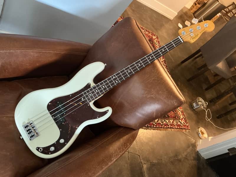 2025 Fender American Professional II Precision Bass - Olympic White