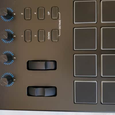 Alesis V25 25-key USB MIDI Controller with Beat Pads 2017 - 2022 - Black image 6